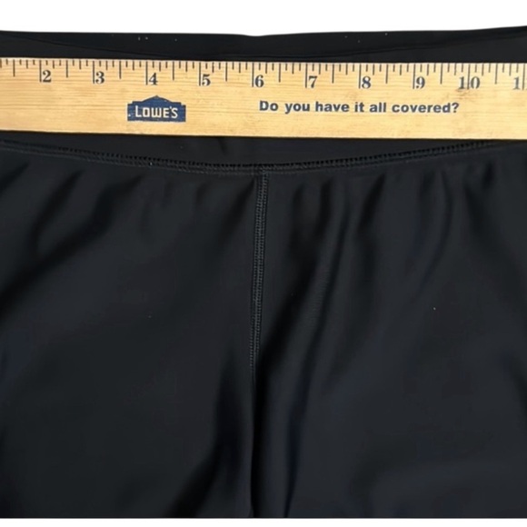 Under Armour Black Athletic Shorts with Moisture-Wicking Fabric - Picture 5 of 6